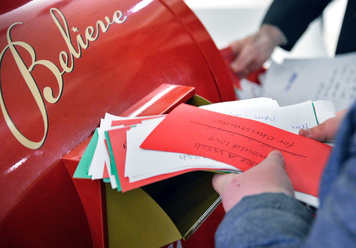 jcdannibale's tweet photo. Make-A-Wish Ambassador Luke Hoag,11, of Hoosick Falls, delivers 75,000  Letters to Santa from all 50 states to Macy’s on National Believe Day at  Colonie Center in Colonie, NY. https://t.co/JVXsmshONt