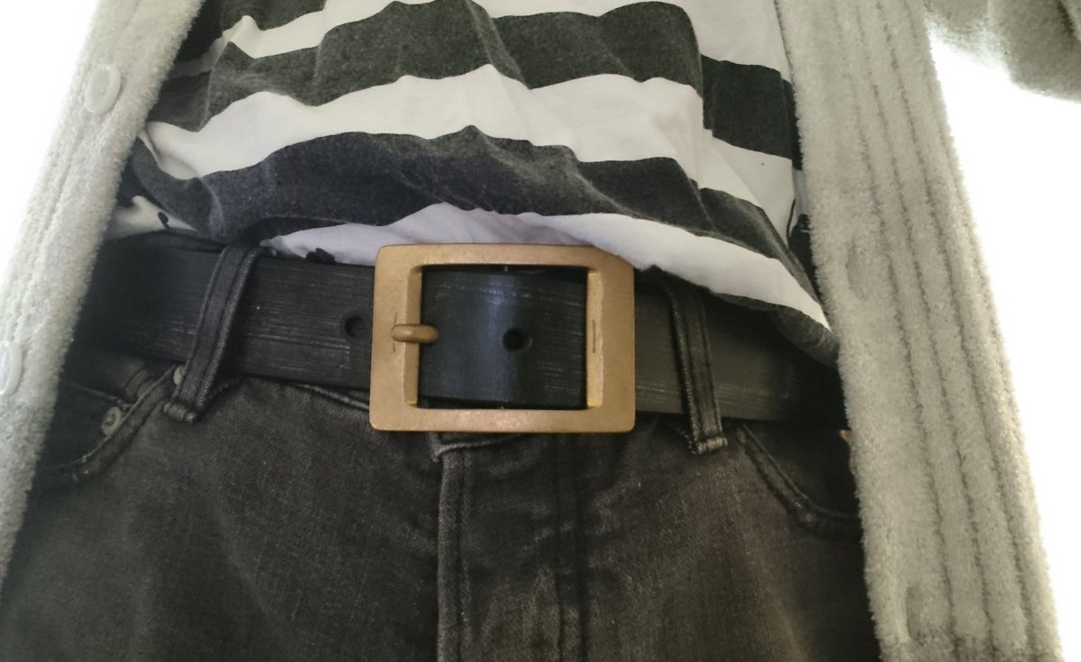 bel729's tweet image. 今日から母が福岡より遊びに来るので、買い出しがてら子供と散歩です。作り直していただいた #福岡の靴 は足を優しく包んでくれます。調整バッチリ。レザーポートさんの #cleaf も最高にカッコ良い。
お子はミッキーの長靴で謎のポーズです
靴下は #ハッピーソックス