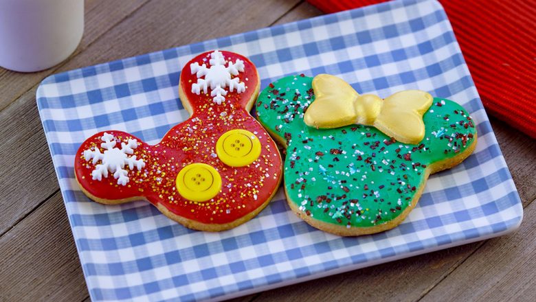 DisneyD23's tweet photo. Don't forget to share your Disney-themed holiday cookies in our showcase—you might even get featured on our website: 
 https://t.co/Lur2eeYUCl #D23Days https://t.co/LV4TgURZlh