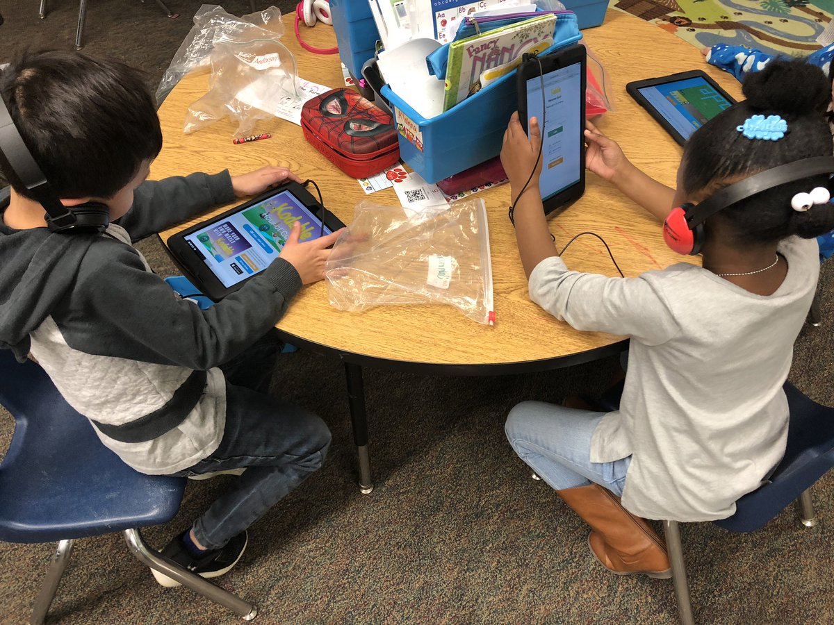 maprot's tweet photo. Kindercoding! #wearegrandview #mchoc18 https://t.co/PNsJHh7w51