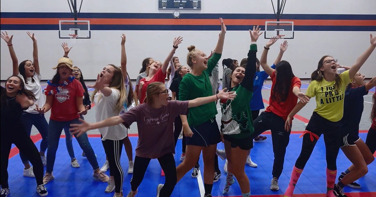 BridgelandGS's tweet photo. Please meet your 2019 Bridgeland Girls Soccer Team!! #lipsynccompetition https://t.co/PxptmQWuBd