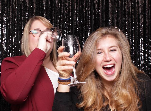 hpphotobooth's tweet photo. #TGIF #hotpinkphotobooth https://t.co/77phfFKqF3