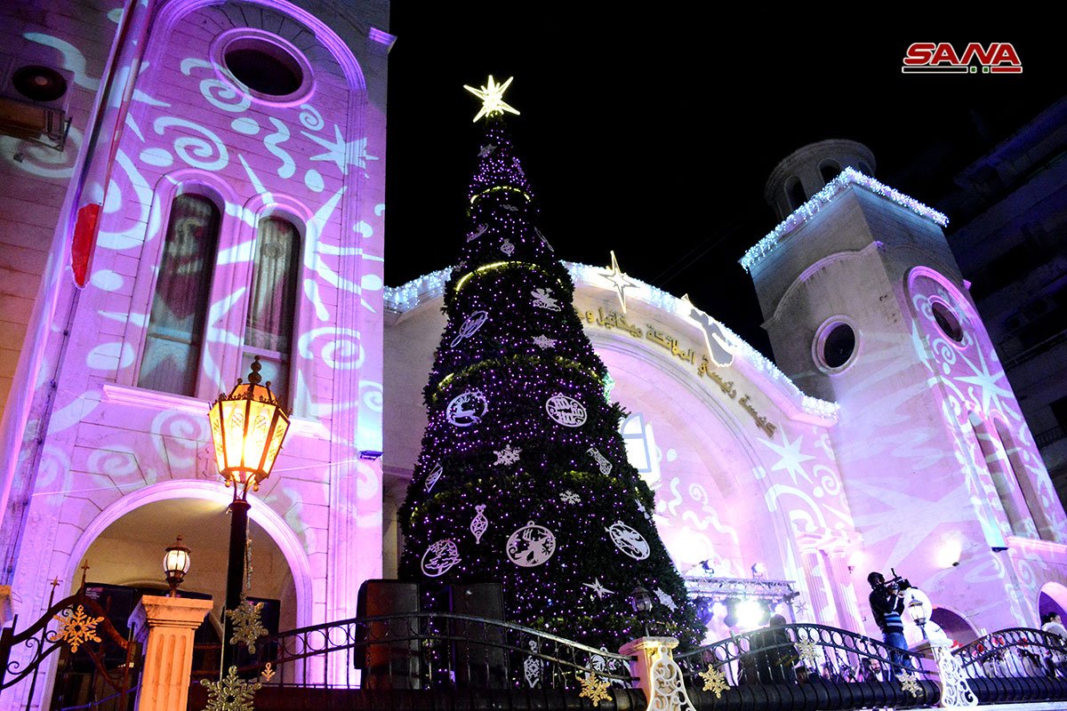 ahmadalissa's tweet photo. Lighting the #Chrismas Tree in the city of #Lattakia.  #Syria will never be #Saudized or #Talibanized. 
#FromSyria https://t.co/Jq2d0qMWVc