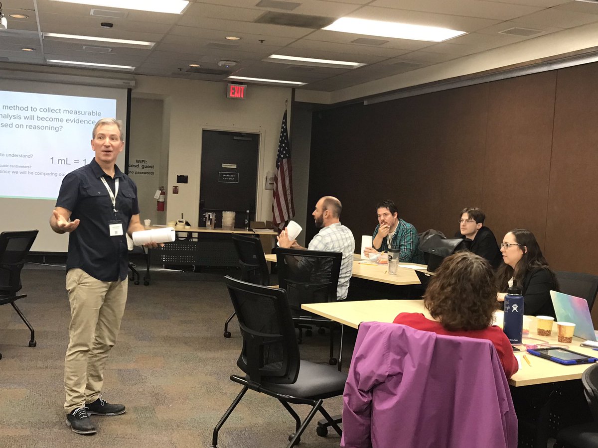 angiearends22's tweet photo. Playing with volume with Larry Zurcher #BeyondDevices @clackesd #LOSDLOGIC https://t.co/DRe8duNVCN