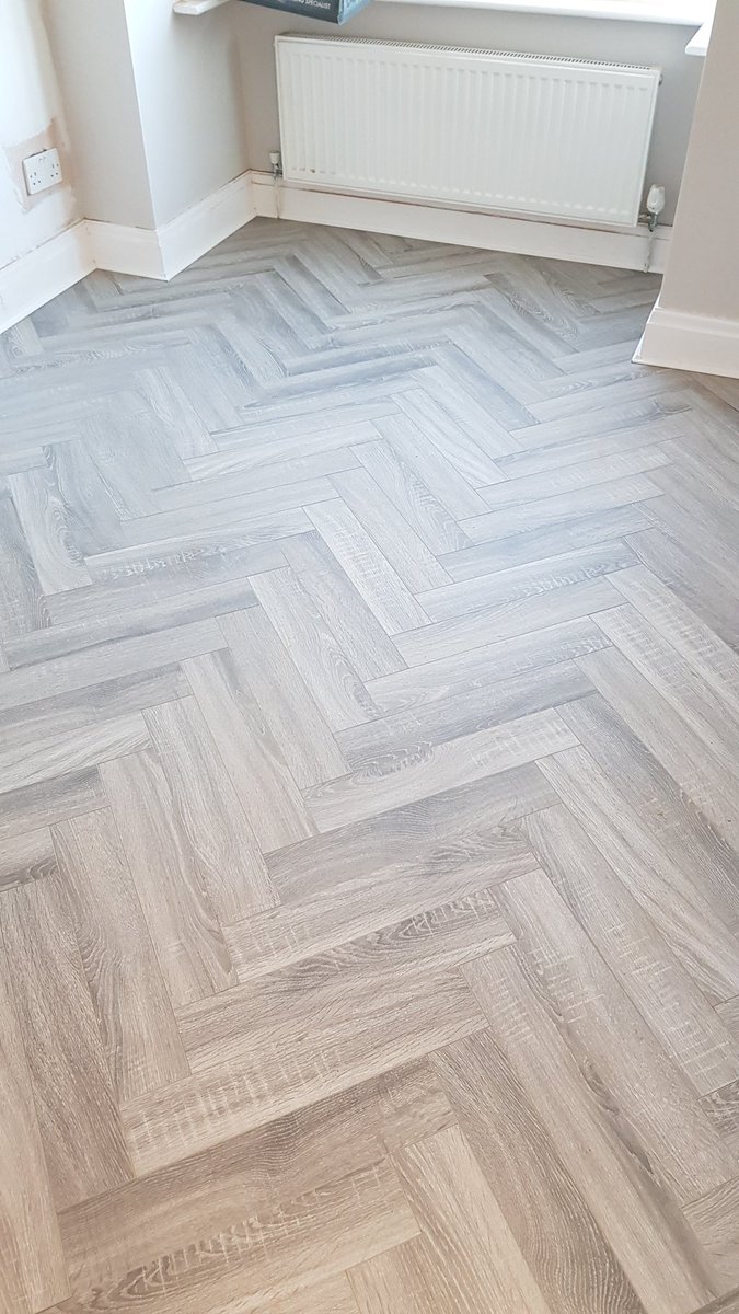 tigertuftcarpet's tweet photo. @canadiafloors we've been busy fitting plenty of your new 12mm herringbone collection. https://t.co/HWfYPJfItM