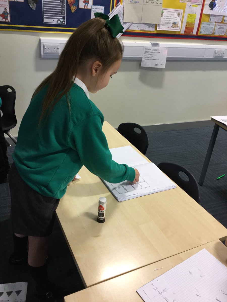 Miss Houlden tweet media