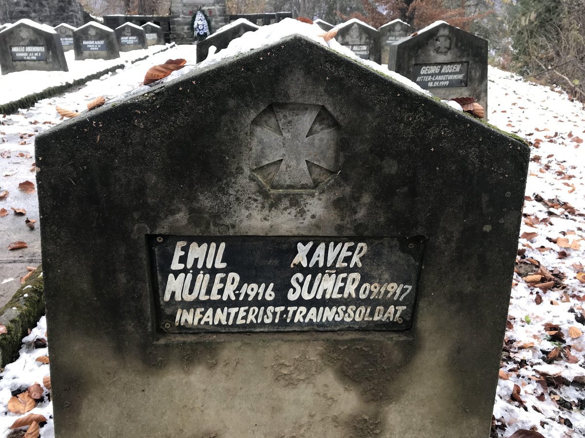 But one of the graves is different. In it there are two bodies: those of Emil Muler and Xaver Sumer. You can see it in detail here.