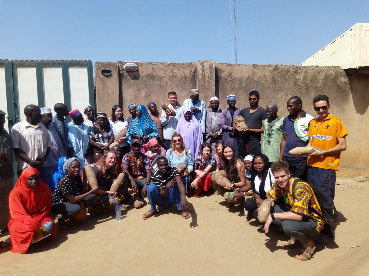 ImpactGwada's tweet photo. The Q14 VSO-ICS Volunteers meeting with the Gbagyi Gbodogun Farmers Co-operative in Gwada. We discussed and asked about the success of their businesses and the way forward. They were very happy with our visit. https://t.co/a5mNui2pBh