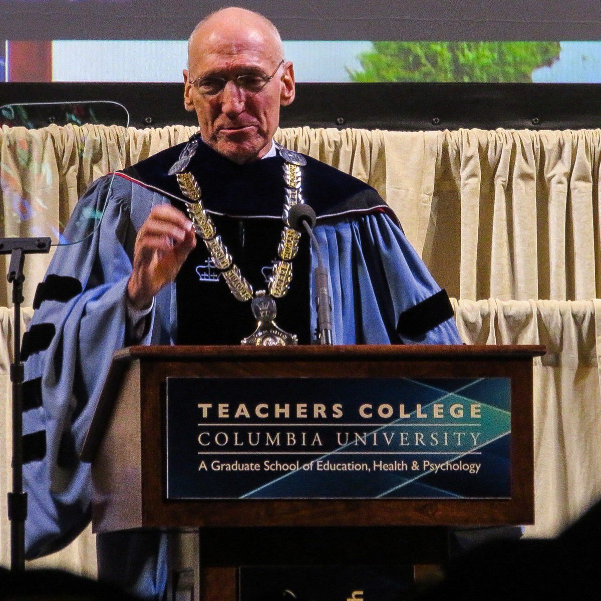 DrJeffreyP's tweet image. “We cannot just wish away the challenges facing higher education. Nor will the threats to our democracy, our health &amp;amp; well-being, and future of the planet go away unless we all step up.” - @TeachersCollege President Thomas Bailey #TCInauguration