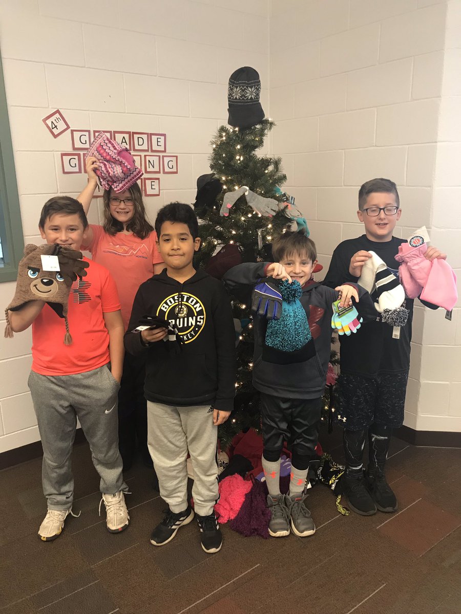 MrsKiranePES's tweet photo. Our 4th Grade Giving Tree is getting quite full with warm decorations! #PESDecember18 https://t.co/hC1rywr1uK