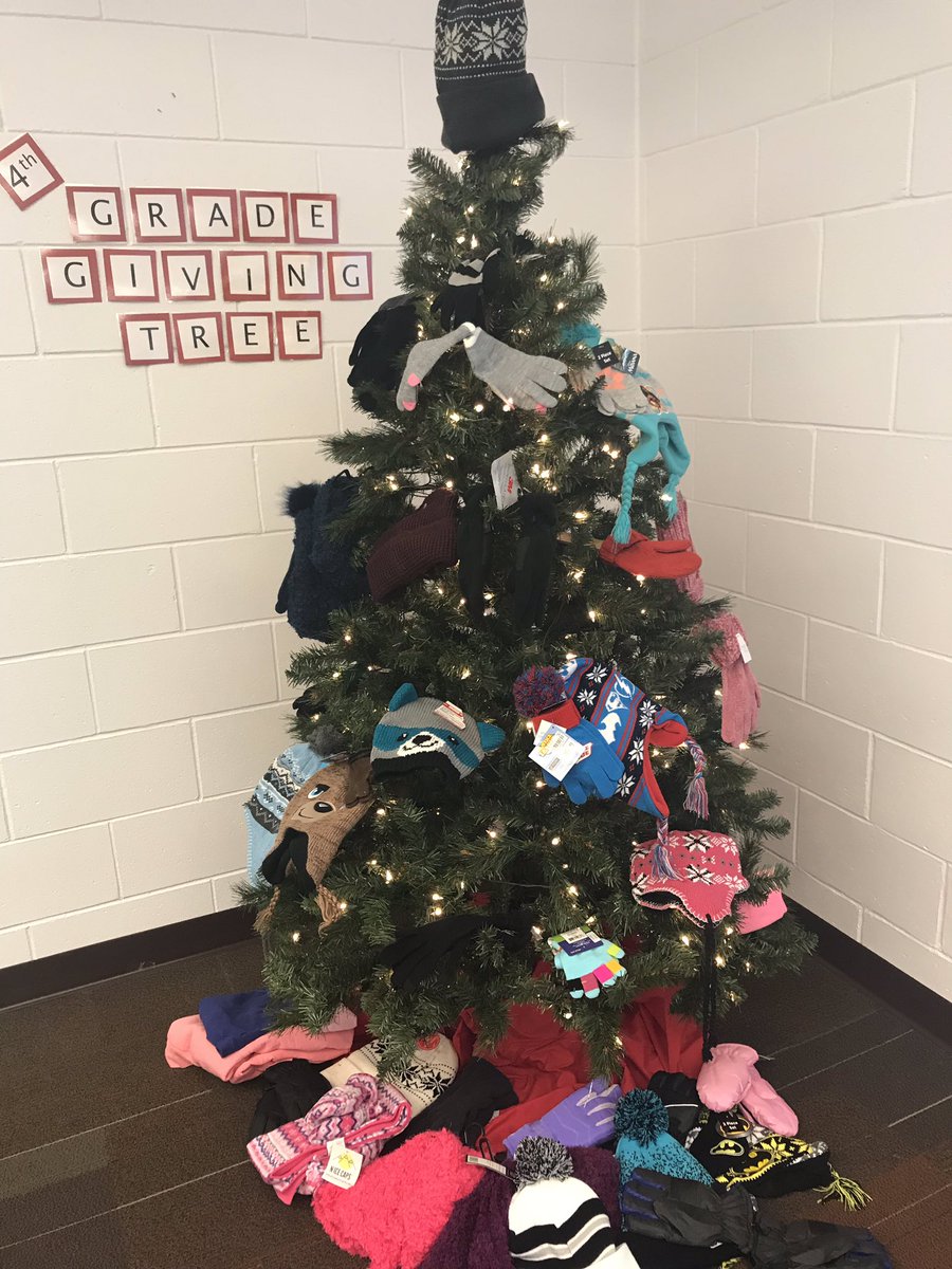 MrsKiranePES's tweet photo. Our 4th Grade Giving Tree is getting quite full with warm decorations! #PESDecember18 https://t.co/hC1rywr1uK