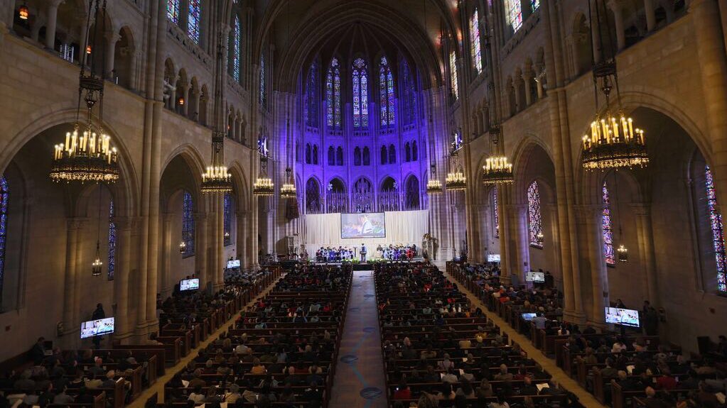 TeachersCollege's tweet image. What a historic day for TC! Thomas Bailey was inaugurated earlier today as the 11th President of Teachers College in front of hundreds of students, faculty, staff, trustees, alumni, family and friends. Congratulations President Bailey! #TCInauguration