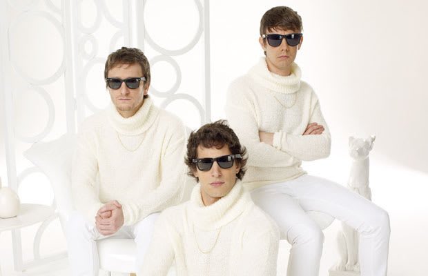 DaveKingOWO's tweet photo. OWO back at it again with the Friday Theme! #TurtleneckAndChains #FridayTheme #Views https://t.co/De21rjXzEO