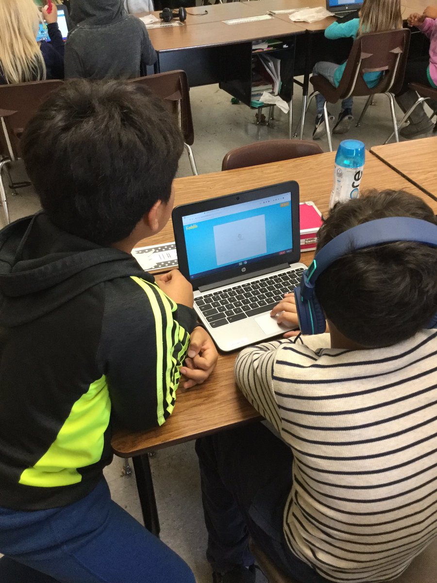 missbrownstein's tweet photo. Hour of Code with our little buddies☺️ https://t.co/ncsbR5IRIz