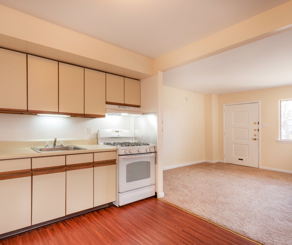 EWRhomes's tweet photo. Duplex for Sale in Fern Rock: 6013 N. 11th Street, Philadelphia, PA 19141
Click Here: https://t.co/WEnoFxGN1u
2 One Bedroom Units | $135,000 | MLS# PAPH362068
#duplex #investment #investmentproperty #renovated #forsale #fernrock #philadelphia #philly #realestate https://t.co/jmoG1ISXMt