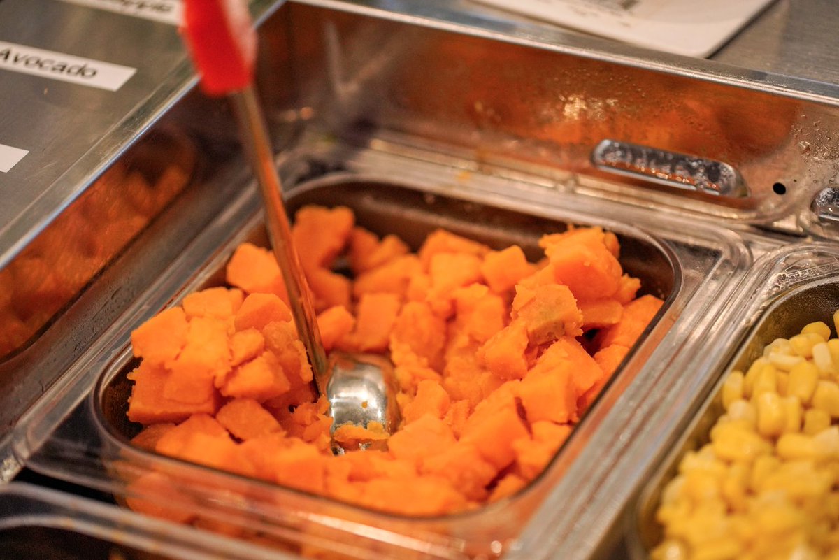 EatFreshCatch's tweet photo. This one's for you, vegans and vegetarians! 🍅 🌽 We're proud of the freshness of our fish, but we always consider your dietary needs without depriving you of quality or flavor. #eatfreshcatch

#fresh #vegan #vegetarian #gf #veggies #poke #buffaloeats #buffalove #buffalony https://t.co/WXk9hAzIQ8