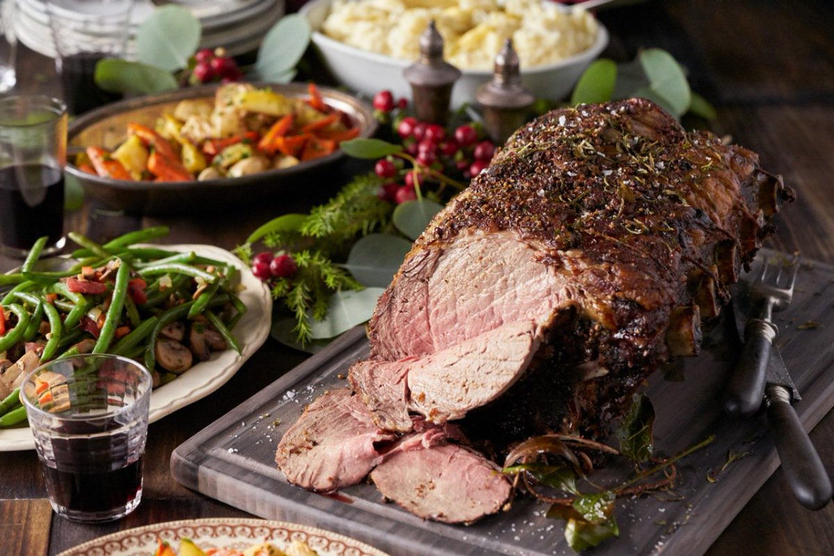 Our holiday reservation site is now open! From thoughtfully raised rib roasts, to Non-GMO Project Verified hams and full meal packages, order everything you need for a spectacular holiday meal! Reserve today: reservation.newseasonsmarket.com