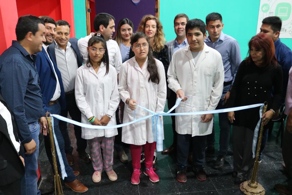 Junto al intendente <a href="/marcelolaragros/">Marcelo Lara Gros</a> HOY inauguramos el Punto Digital de Orán en la Casa Municipal de la Cultura. Un excelente espacio y un cálido comienzo. Seguimos trabajando junto a su equipo para implementar soluciones y trabajar por la inclusión digital.