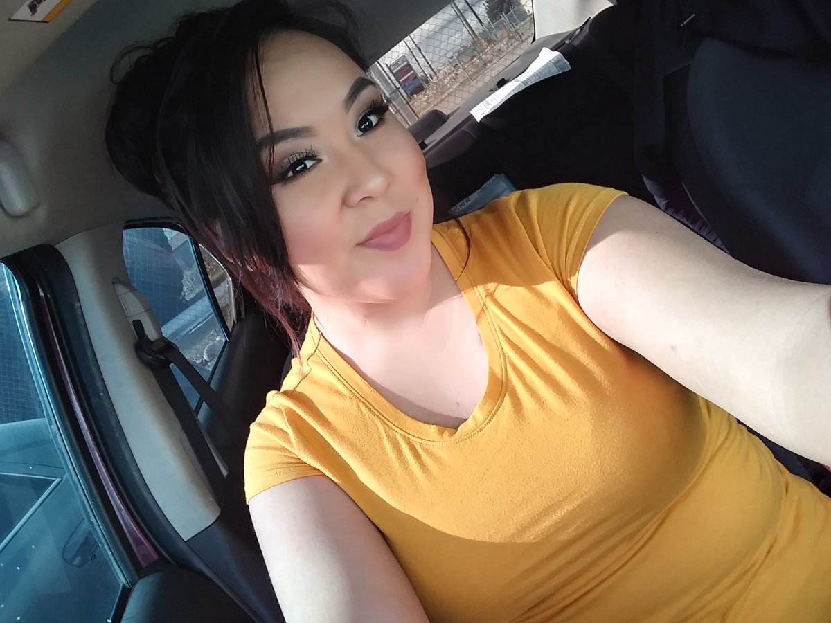 swiggypi3's tweet image. I'm as white as I can be during the winter haha #whitenative