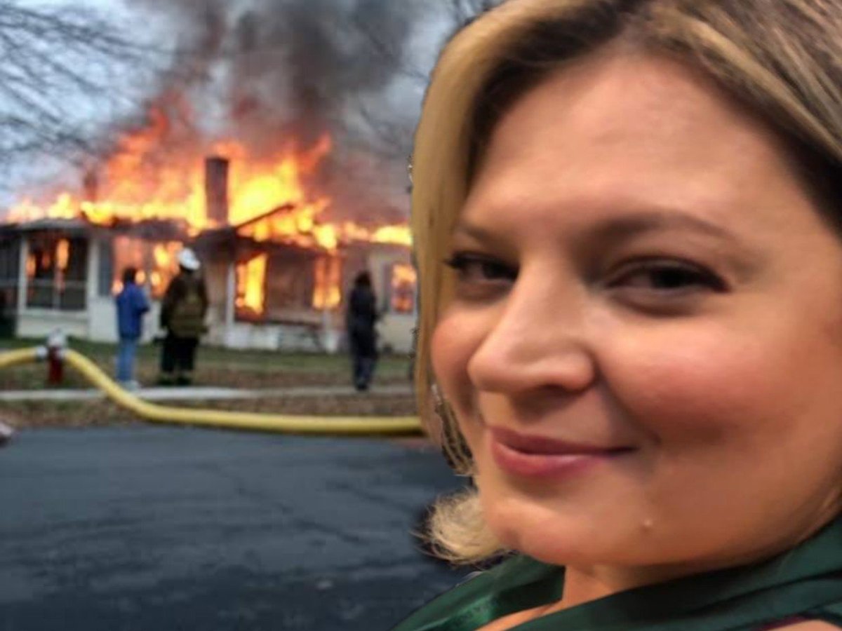 CorrupcaoMemes's tweet photo. Tem gente que vem só pra ver o circo pegar 🔥 https://t.co/rsSnaoMTXn