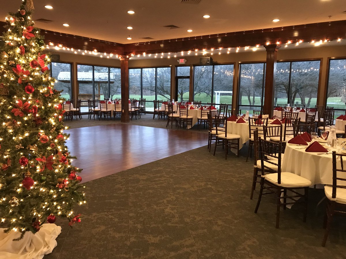 GolfStonebridge's tweet photo. It's Holiday Party season at your favorite golf course & event venue! Let the festivities begin! Happy Holidays.
.
.
.
.
#holidaypartystyle #holidaypartydecor #HolidayPartySeason #AnnArborHolidays #CorporateAnnArborParty #PartySeason #partyseason2018 #partyseasonbegins #annarbor https://t.co/R3pqQbM3oi