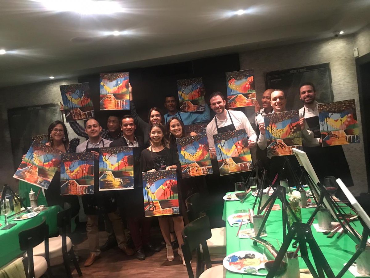 AndyRR2's tweet photo. Como cuando tu empresa no solo busca crecimiento individual sino que tambien impulsa el crecimiento como equipo #OneCemex #Lidera #PaintandShare https://t.co/qvWwQd54HK