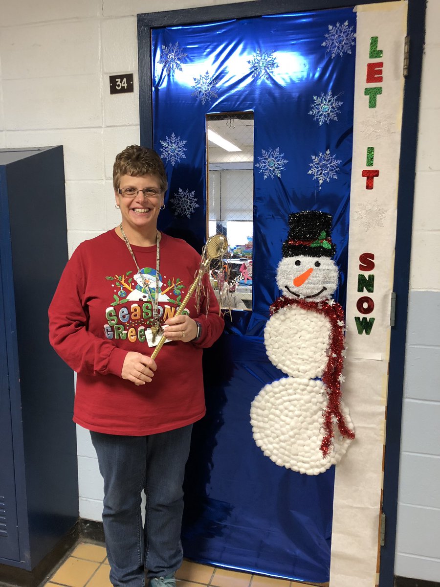 PrincipalMPES's tweet photo. So proud to announce the Mill Pond Teacher of the Year- Mrs. Spexarth!  We are so proud of you and are thankful for all you do!! @LTSDSup @pauloneilledu #laceypop https://t.co/PxcjUlLChp