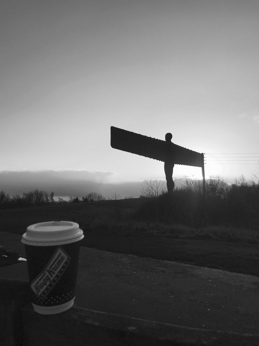 RidePhotography's tweet photo. Couldn’t leave this iconic landmark out whilst heading back down the A1. That same coffee still warm!! #angelofthenorth #antonygormley #gateshead #krispykreme https://t.co/ogehlpX7Xw
