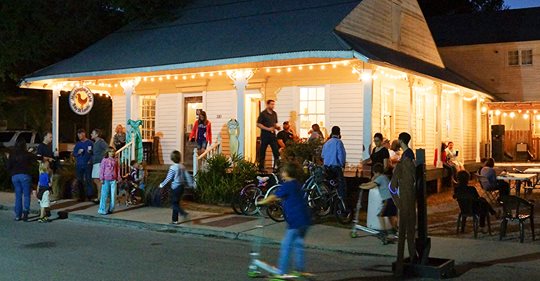 ShooflyMagazine's tweet photo. It might be a café, but at heart, it's a small town's living room: 

https://t.co/tIPHg8Kxj8 https://t.co/x6j7Lr78Oa