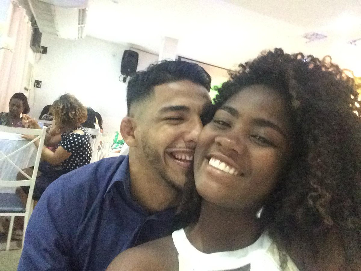 samukaflamengo's tweet photo. mano, melhor sensação eh quando cê tá rindo pra crc com a pessoa e do nada você para e olha pra ela e pensa como eh bom ter ela na sua vidaa...!!!😍💏
#PraSmp #Eu&amp;Ela #Ela&amp;Eu #PresentedeDeus https://t.co/YM7fdJzqco