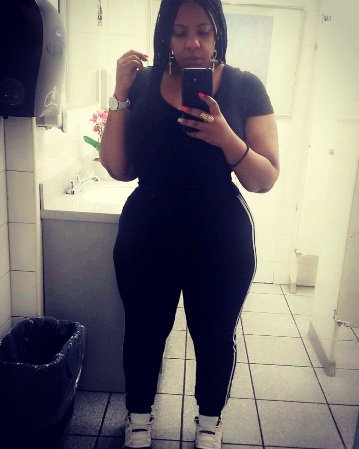 1ConsciousQueen's tweet photo. Sweatpants and top from @RainbowShops #rainbowstyles #ineedtomodelforrainbow #theyremyFAV https://t.co/HIySwotvwJ