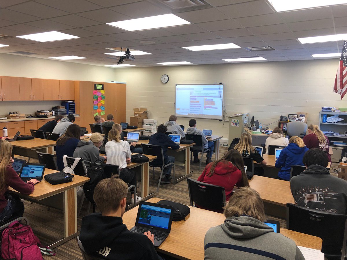 EduTechND's tweet photo. Northwood students participating in the FIRST ND Statewide Hour of Code. #ndhourofcode #edutechnd #innovativeND https://t.co/mM7q2BKi1o