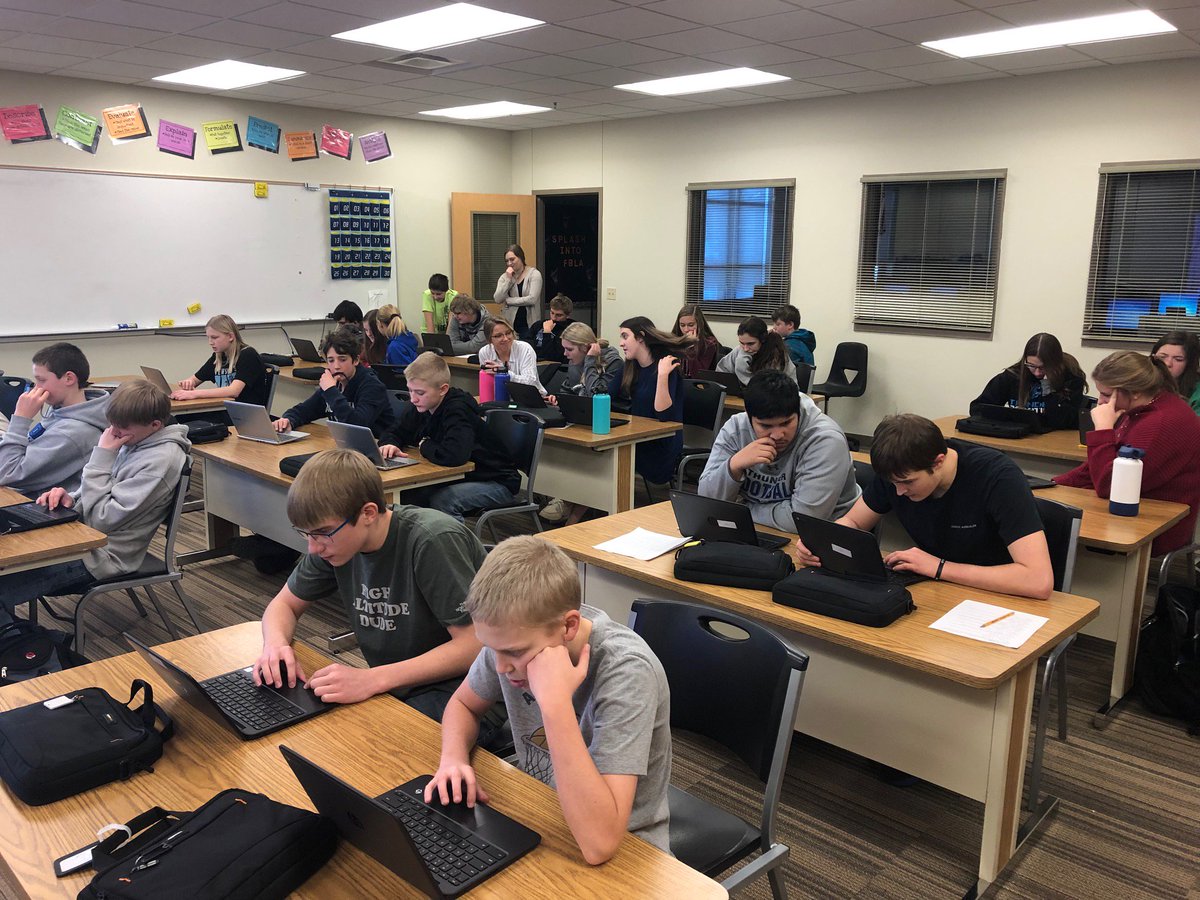 EduTechND's tweet photo. Northwood students participating in the FIRST ND Statewide Hour of Code. #ndhourofcode #edutechnd #innovativeND https://t.co/mM7q2BKi1o