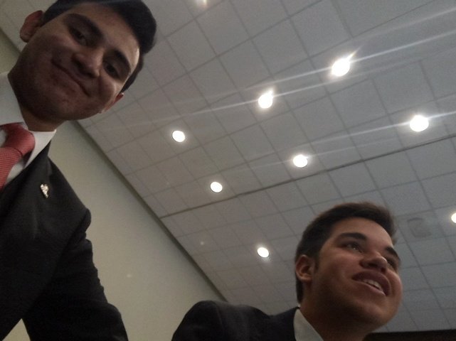El_Gabo1109's tweet photo. Graduación time
#SeptimoSemestre
#Avengers4
#LesDijeQueSíMeGraduaba
#PinchesFurros https://t.co/qT48WgnT5o