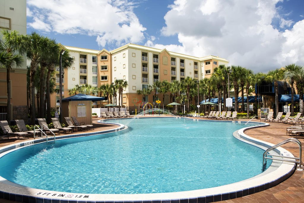 DCiuca's tweet photo. #HomeWithIHG #RewardsOffer #Add@IHGRewardsClub  just visited excellent Holiday Inn Resort Orlando Lake Buena Vista #bestDisneyHotel https://t.co/XtRATvvVm1