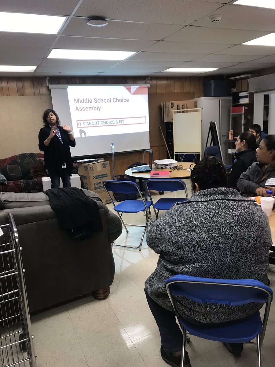 Principal Coffee and our parents learned about common sense media and Hour of Code along with AISD Magnet Schools @HARTROCKETS1 #AISDCICs #AISDInnovates #hartelementary
