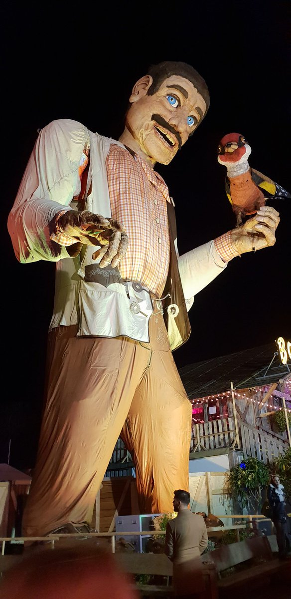 A few from this evening <a href="/WinterWonderLDN/">Winter Wonderland</a> <a href="/Hydepark/">Dev {#1976}</a> Amazing atmosphere and an enjoyable evening #weekendaway #London #WinterWonderland #hydepark