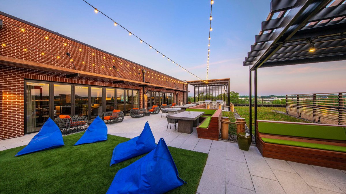 Just one of many reasons to call <a href="/MarisApts/">Maris Apartments</a> home; our amazing rooftop 😍