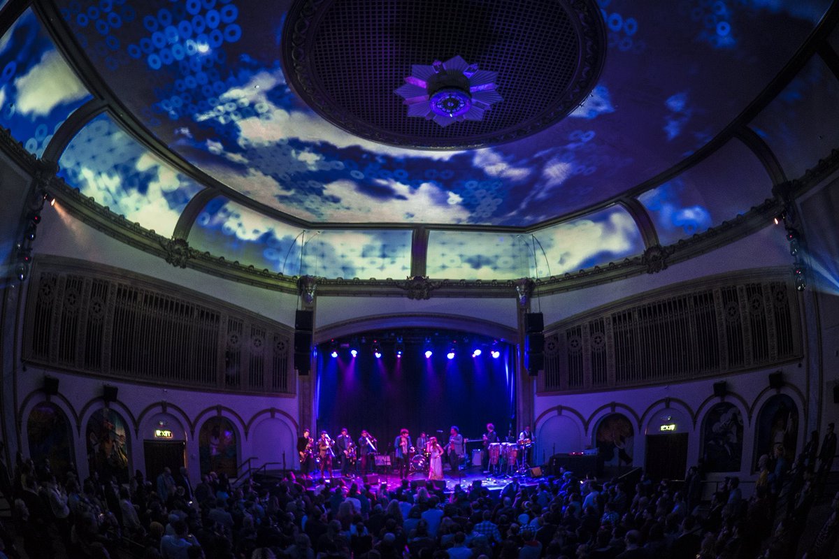 AuzSantiago's tweet photo. A few years back I came up with the idea of turning the historic Neptune Theatre into a snow globe with projection mapping. Thanks to everyone who believed enough in the vision to help push it to the light for the 2nd time last night! #seattleonice
📸: @equalmotion https://t.co/Nmf4CJXZer