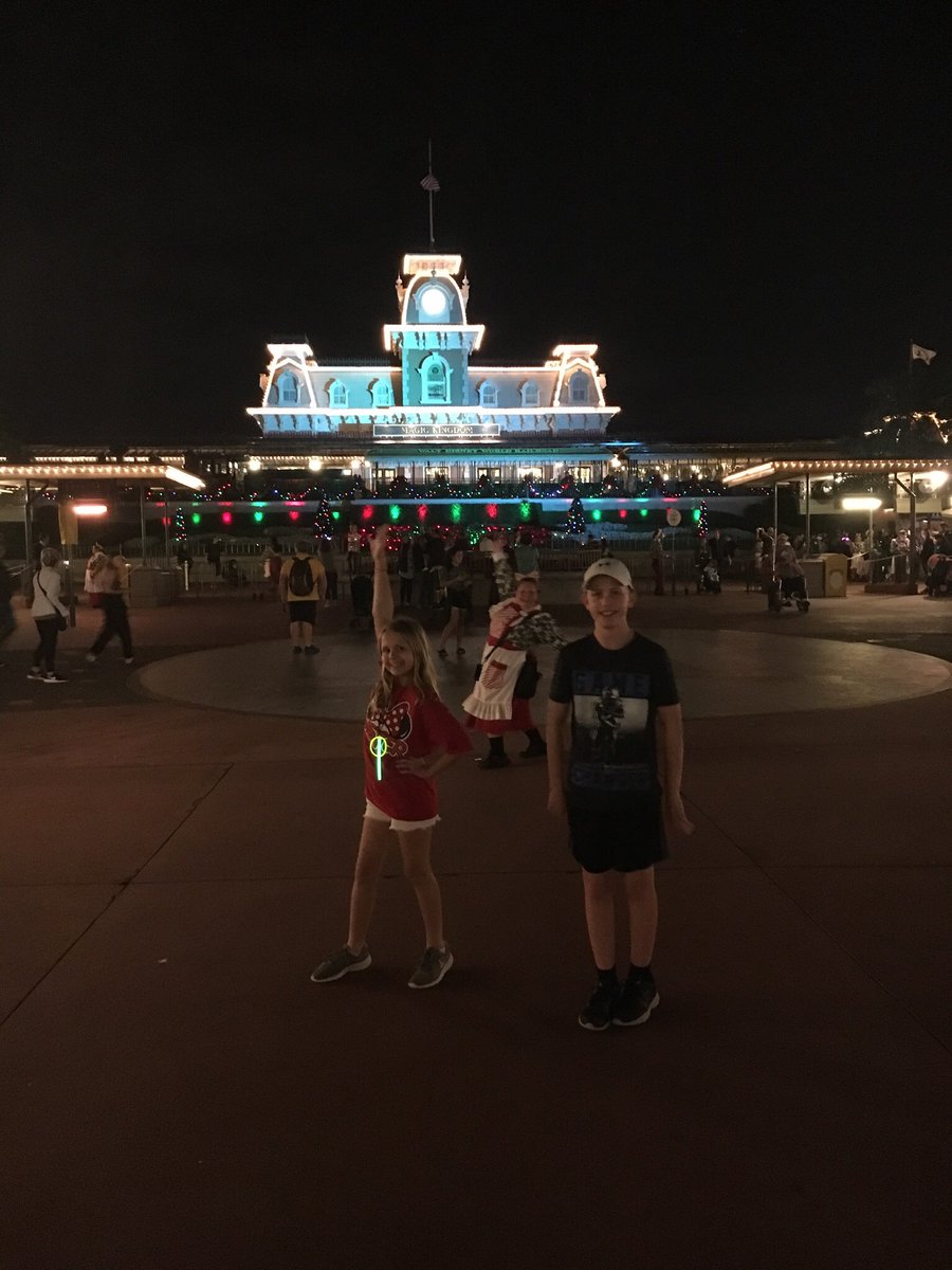 prycemat's tweet photo. Final night at Disney. What a wonderful time and a truly magical place to vacation https://t.co/biiJFU0H2B