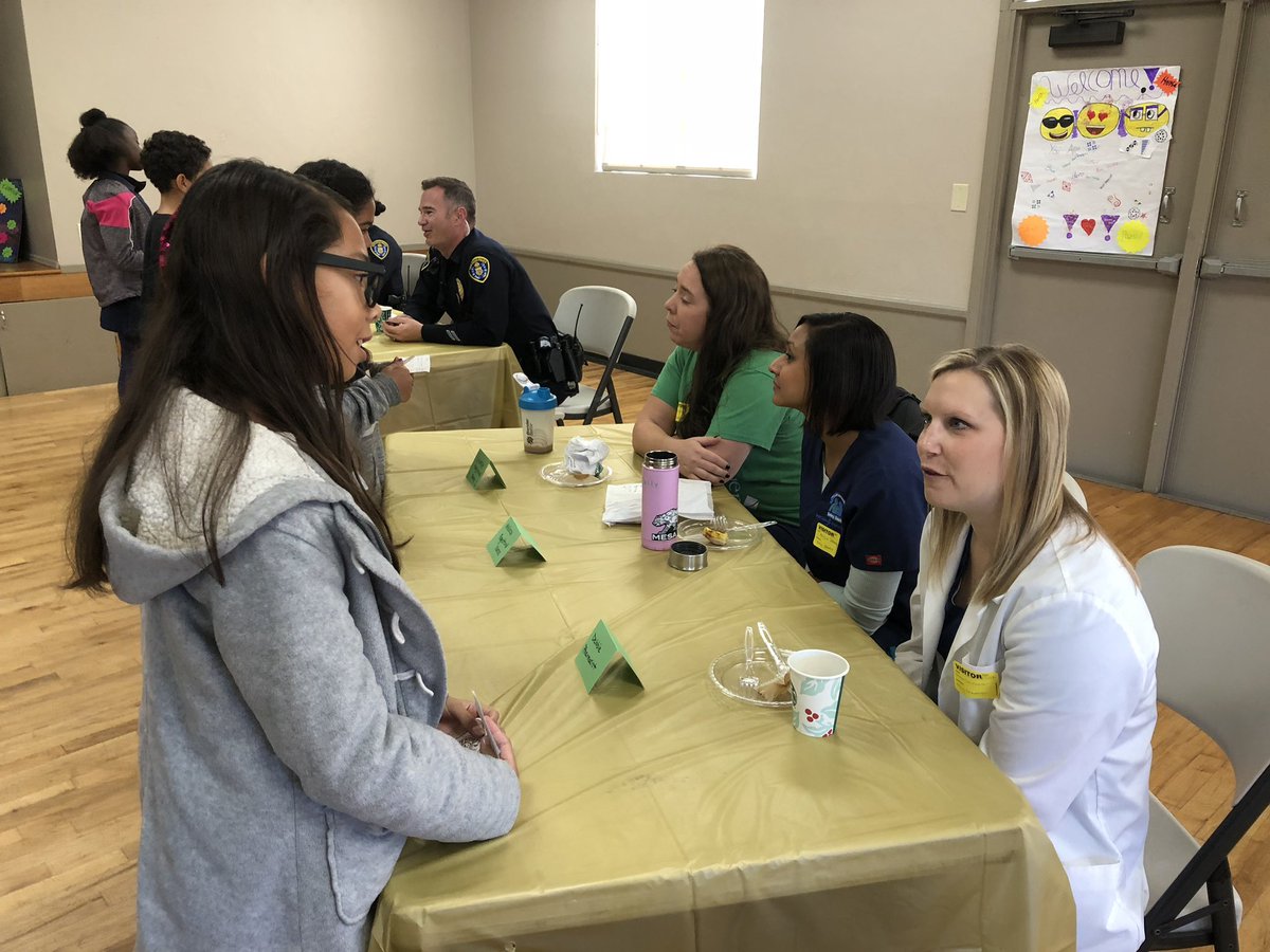 BannersClass's tweet photo. Gratitude Brunch for First Responders #community #servicelearning @learningtogive  #neverforget 9/11 @YouthService @ClassroomChamps #otherness @emtsai #5thgrade https://t.co/YzFH4gnd4n