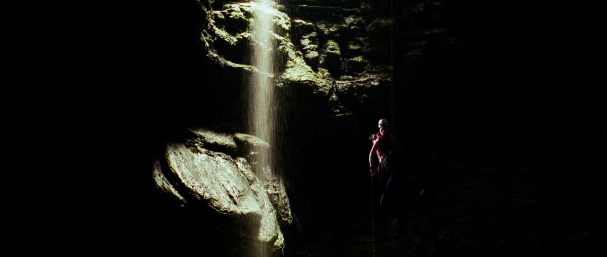 THE DESCENT (2005) Cinematography by Sam McCurdy Directed by Neil Marshall Buy or rent via @amazon: buff.ly/2Q3NTkI