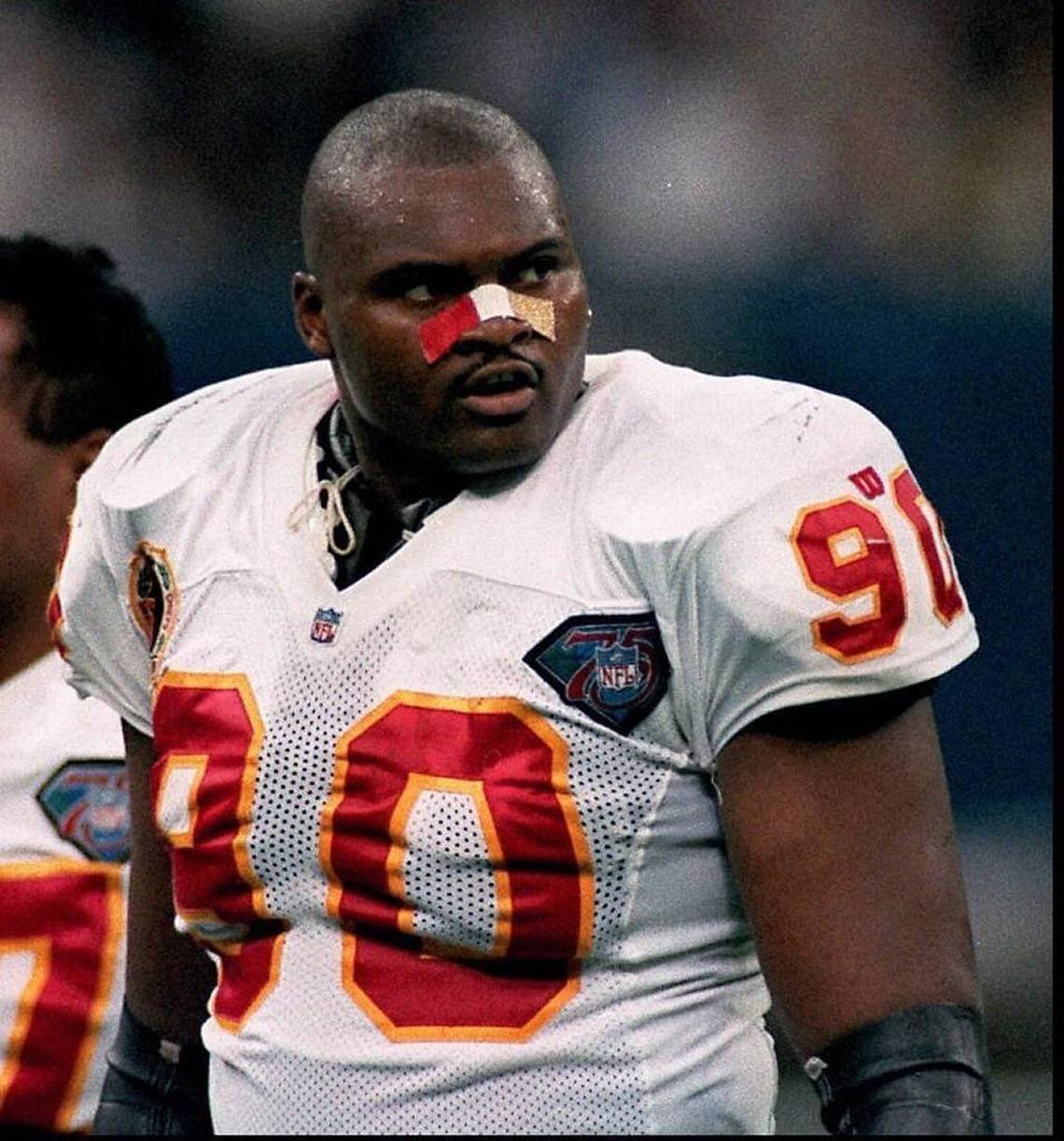 Kansas City Chiefs Clips on X: "Neil Smith was a force to be reckoned  with In the 92 and 93 seasons Smith had a combined 29.5 sacks. The nose  strip and the
