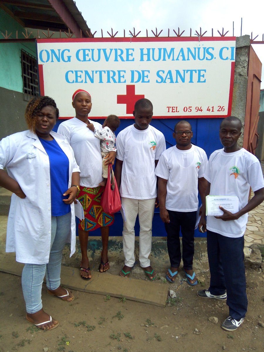 OeuvreHumanus's tweet photo. L'équipe de gestion du Centre de santé créé par l'ONG Oeuvre Humanus. https://t.co/uZ3kQvJhvV
