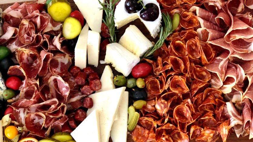Eat North (@eatnorth) on Twitter photo Are you planning a Christmas party?🎄🎊🎄Set up this mouth-watering charcuterie board from <a href="/EmpireYYC/">Empire Provisions</a> and let your guests excitedly pick away at it. 🎁🎅 Enter today's GIVEAWAY contest at:
eatnorth.com/eat-norths-30-… #eatnorthholidays #eatnorth #GiveawayAlert #foodies Are you planning a Christmas party?🎄🎊🎄Set up this mouth-watering charcuterie board from <a href="/EmpireYYC/">Empire Provisions</a> and let your guests excitedly pick away at it. 🎁🎅 Enter today's GIVEAWAY contest at:
eatnorth.com/eat-norths-30-… #eatnorthholidays #eatnorth #GiveawayAlert #foodies