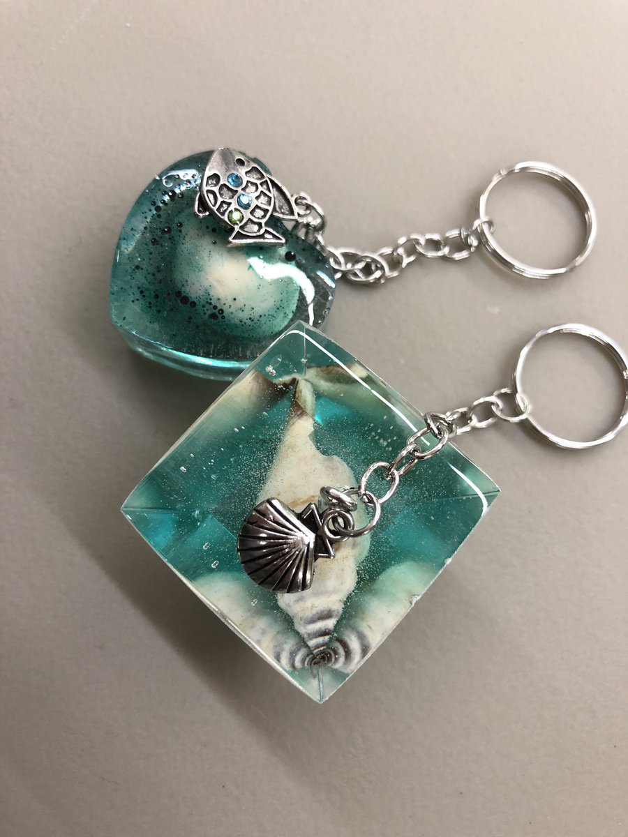 embymarissa's tweet photo. Take a little bit of the ocean with you. 🐚🌊 
.
.
.
.
.
#resinart #keychain #buylocal #oceanart #seashells #fluidart #woodworking #forsale https://t.co/5IMB4XrSNN