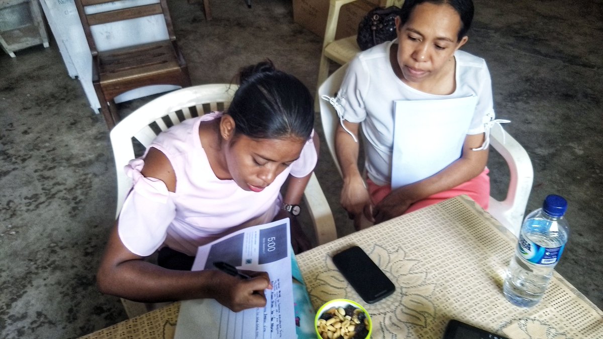 CatalpaDev's tweet photo. We learn so much from teachers 🙌🏾 currently testing our #Matenek app in #TimorLeste before it's piloted, including notifications & video content. Shoutout to Ermelina who helped us rewrite a notification for teachers to prepare materials for an upcoming lesson 📱
#AustralianAid https://t.co/x7G5HGGvMC