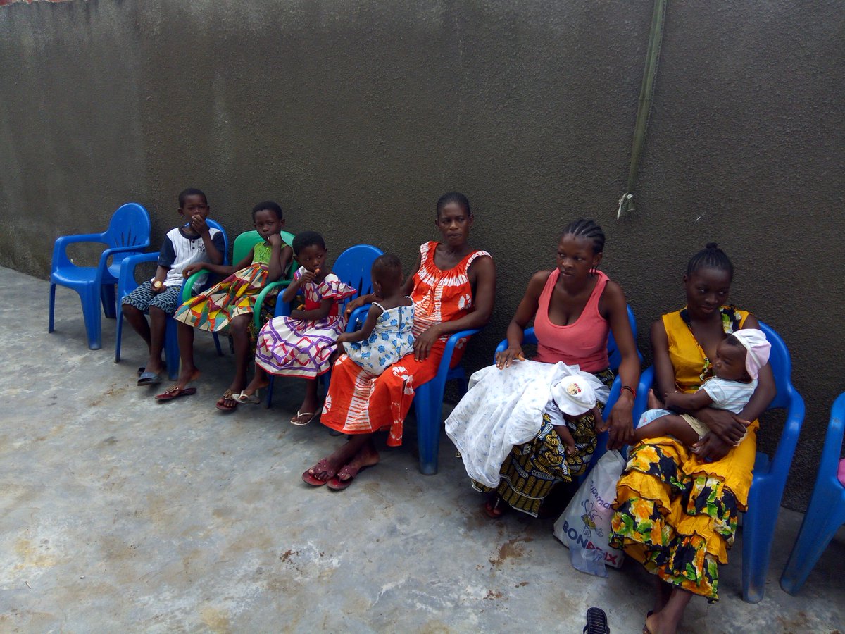 OeuvreHumanus's tweet photo. A ce jour, l'ONG Oeuvre Humanus à permit à plus de 20 femmes issues de milieux défavorisés d'accoucher gratuitement dans son centre de santé 🤰🏾
#sante #humanitaire #ong #humanus https://t.co/r84PFE8fXv