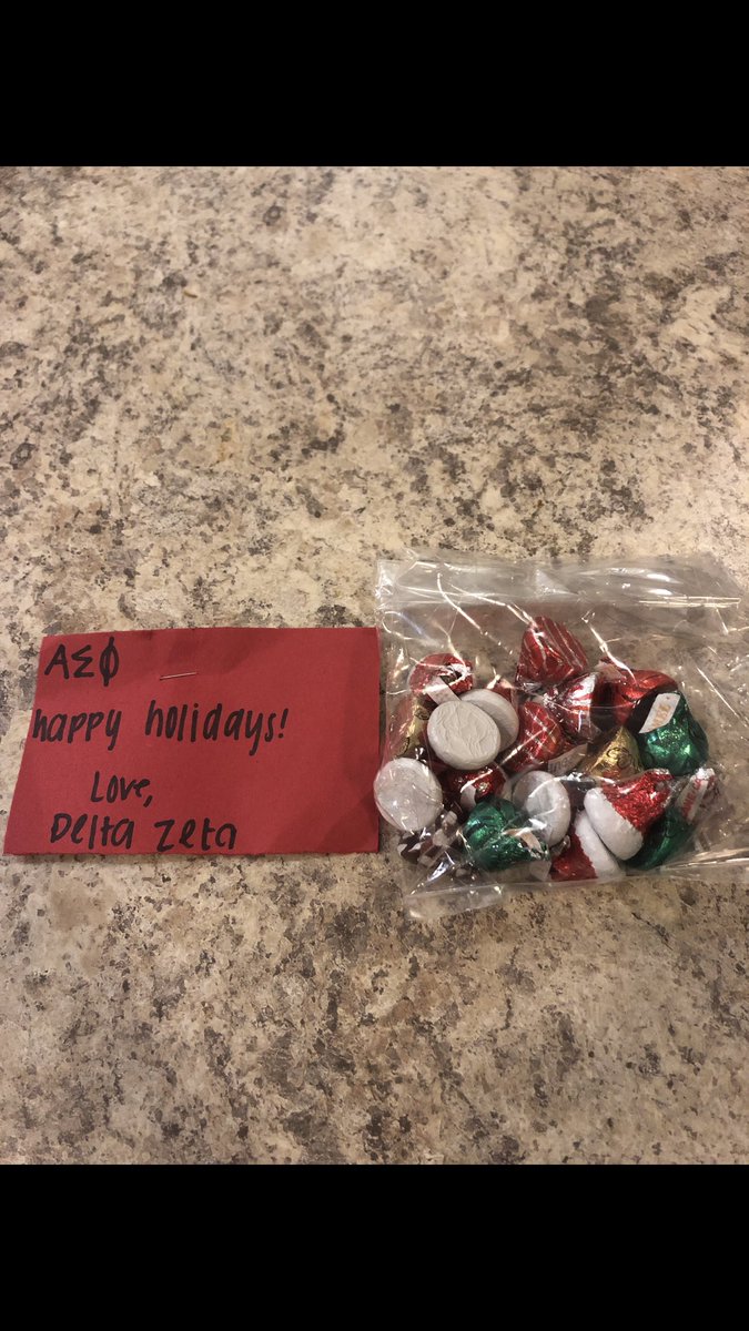 Thank you <a href="/GVDeeZees/">Delta Zeta GVSU</a> for the bag of sweets! Happy holidays and good luck on all of your finals! 😊🎅🏻