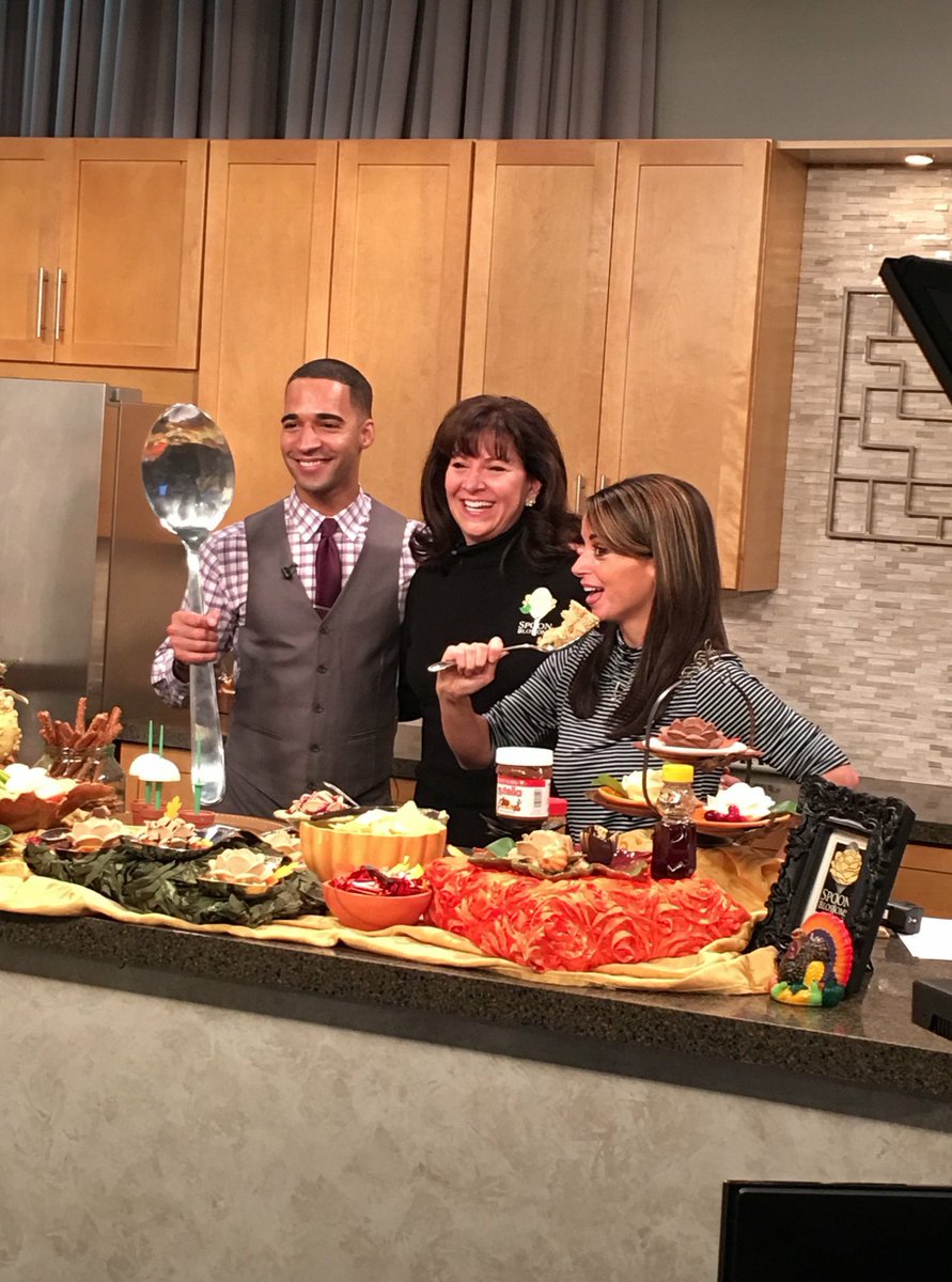 SpoonBlossoms's tweet photo. Spoon Blossoms is SO EXCITED to be back on @LIVEONLakeside this Monday 12/10 from 11-12:30! 🥄💛 @wkyc @holliesmiles https://t.co/u55bvZ8ajy